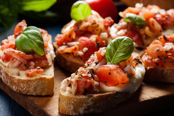Le repas débute avec les antipasti, les hors d’œuvres italiens | Mayrand Entrepôt d'Alimentation